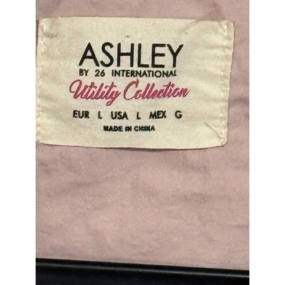 Ashley By 26 International embrace effortless